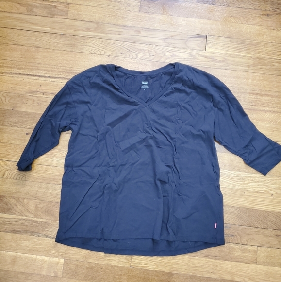 Levi's Tops - 🌻 Levi's (NWOT) Black Top